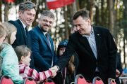 Na Ministrze Obrony Narodowej Mariuszu Błaszczaku olbrzymie wrażenie zrobił udział w uroczystościach tak dużej liczby dzieci i młodzieży, fot. Jakub Wysocki